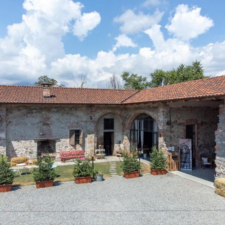 B&B Il Cortile Biella Bagian luar foto