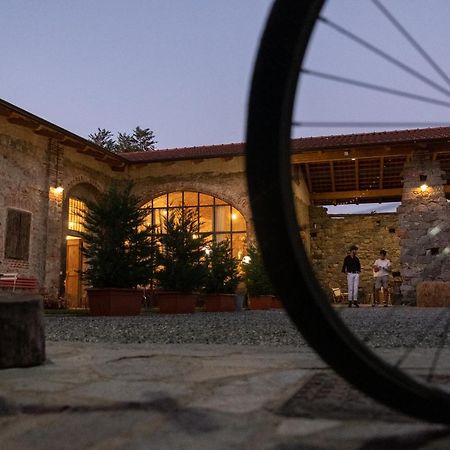 B&B Il Cortile Biella Bagian luar foto