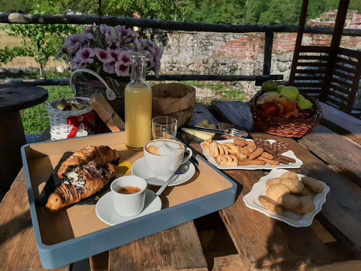 B&B Il Cortile Biella Bagian luar foto