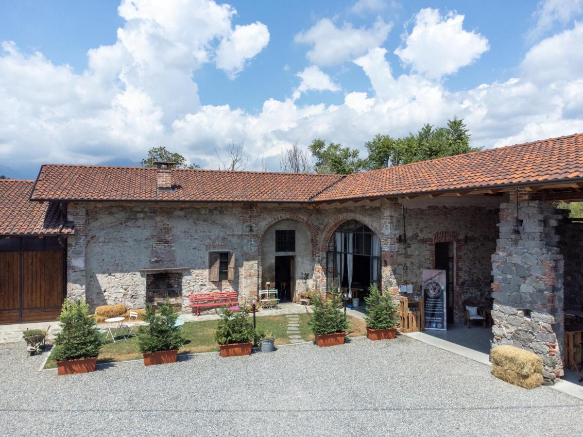 B&B Il Cortile Biella Bagian luar foto
