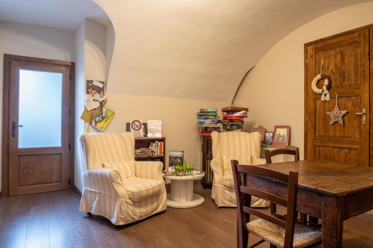 B&B Il Cortile Biella Bagian luar foto