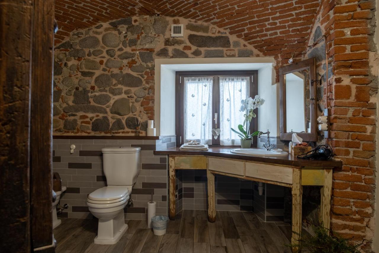 B&B Il Cortile Biella Bagian luar foto