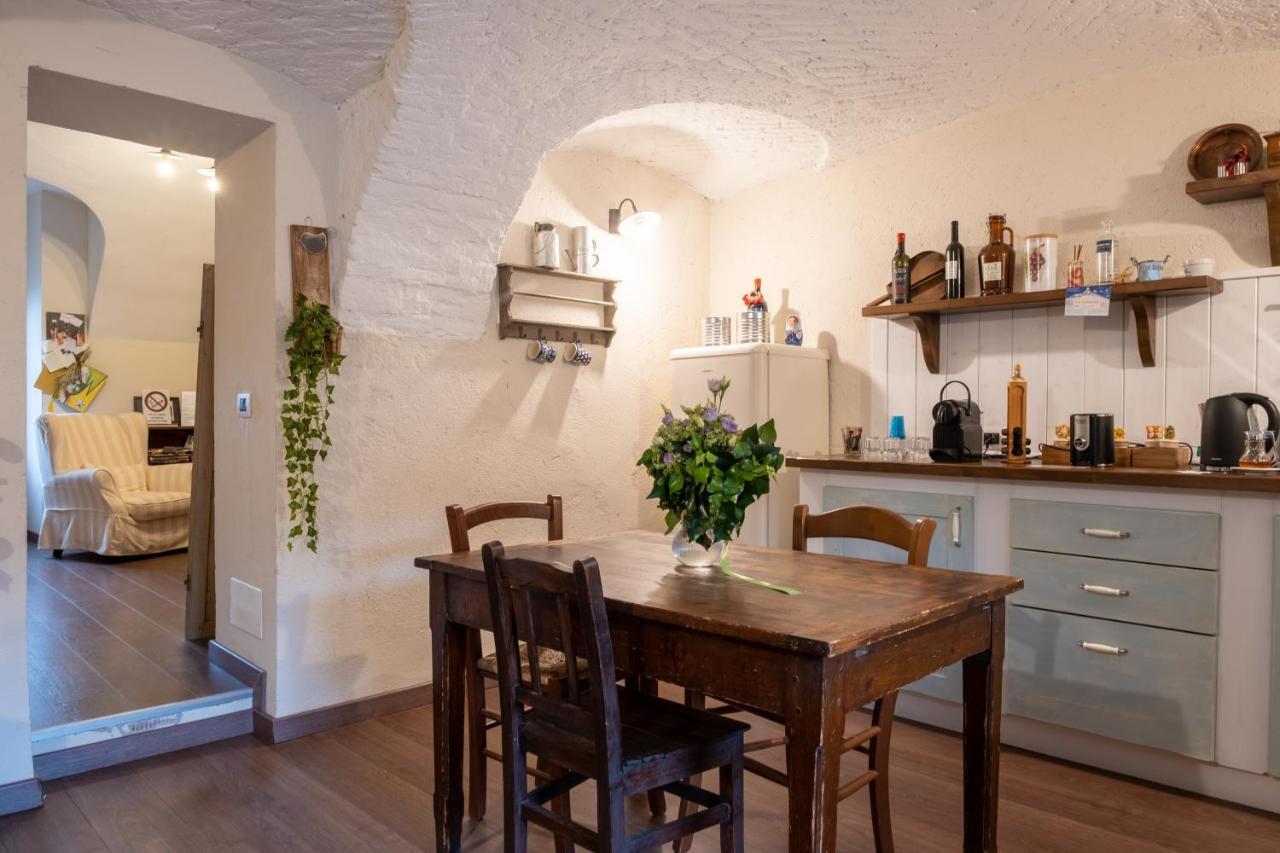 B&B Il Cortile Biella Bagian luar foto