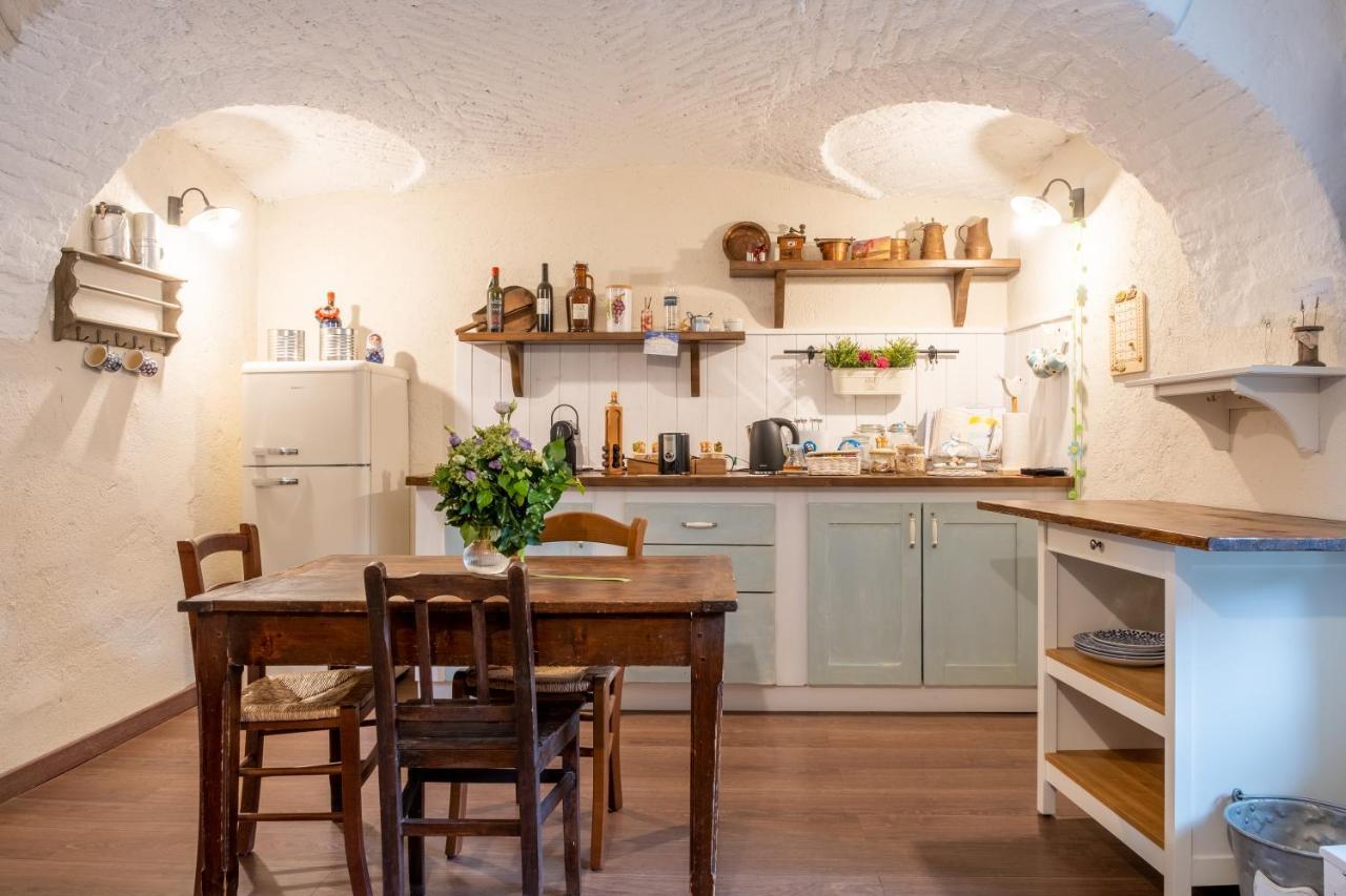 B&B Il Cortile Biella Bagian luar foto