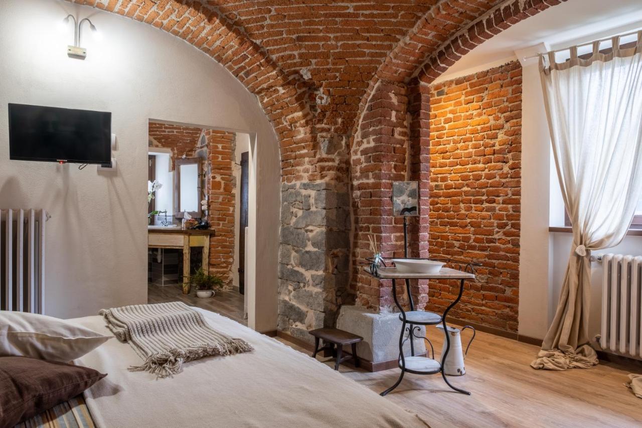 B&B Il Cortile Biella Bagian luar foto