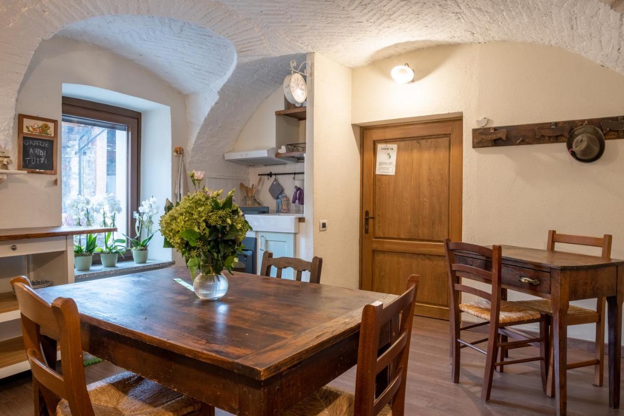 B&B Il Cortile Biella Bagian luar foto